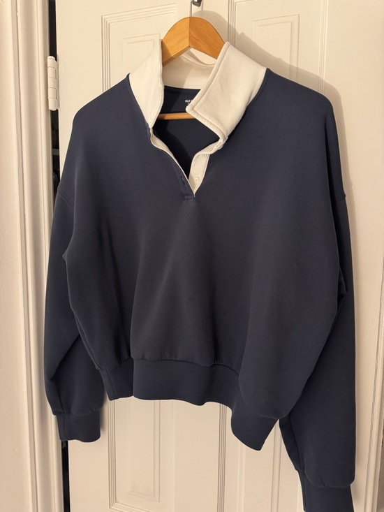 Old Navy Tops - Old Navy Pullover (almost new)